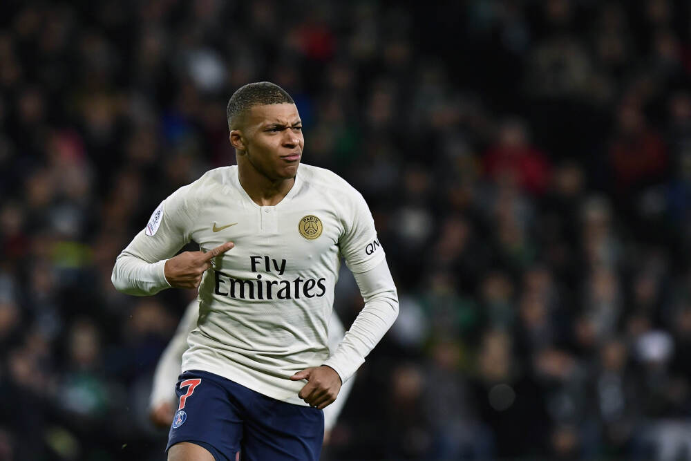 天孚通信控股股东询价转让定价140元 套现11.9亿元